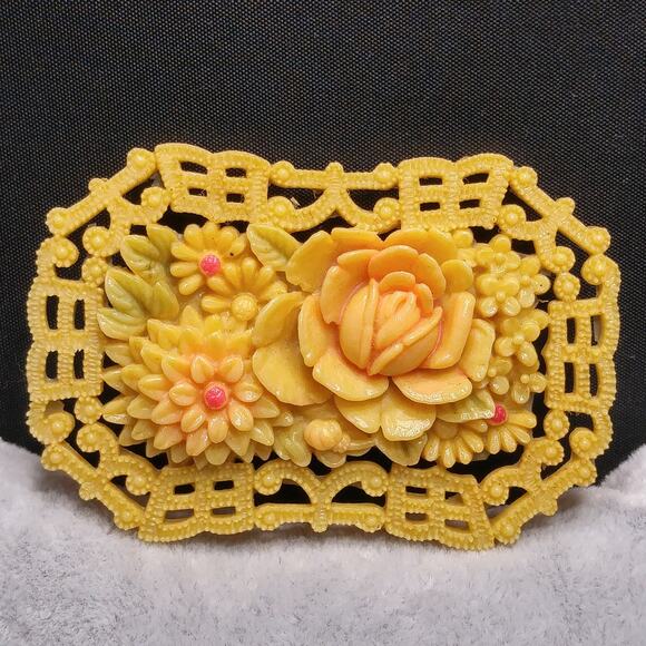 Vintage Celluloid Openwork Flower Brooch, Occupied Japan, 1940s - Picture 6 of 10